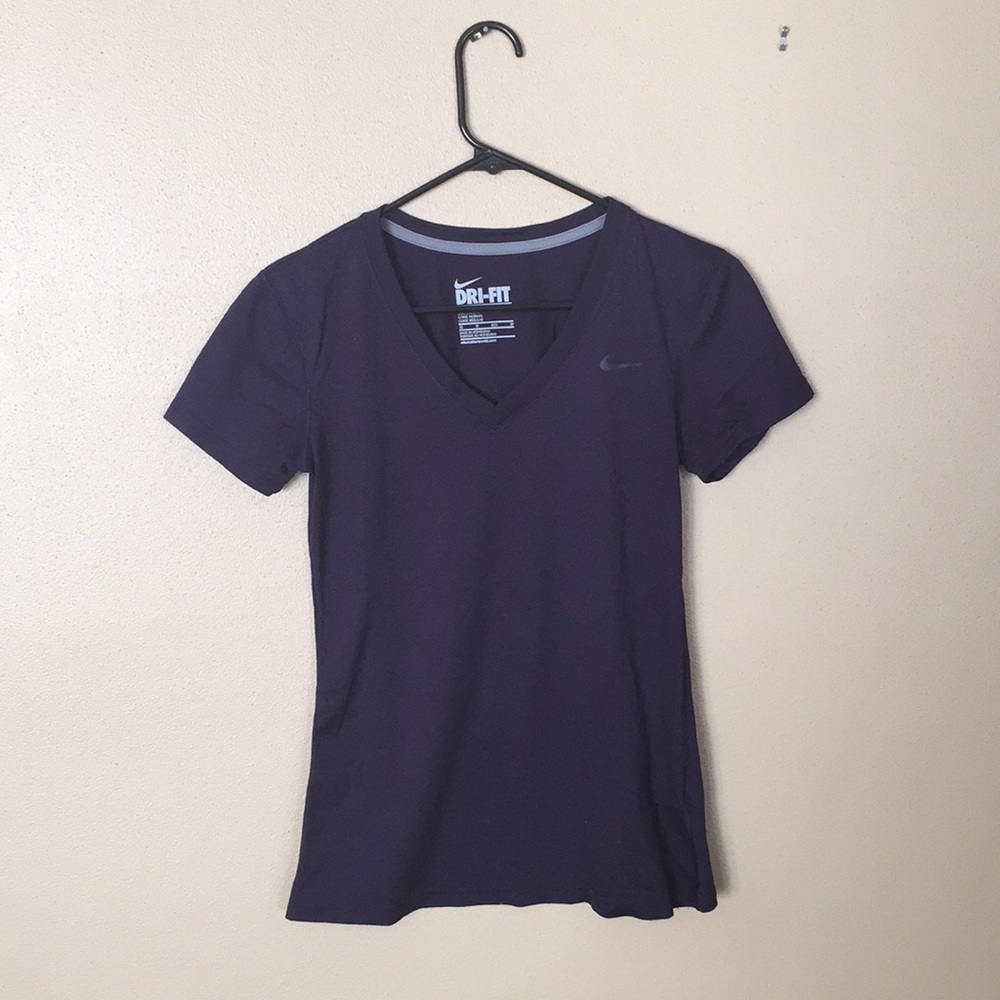 Plum XS Nike Dri-Fit v neck t shirt